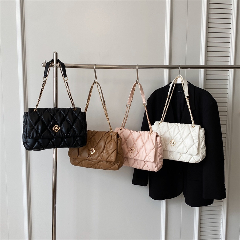 Luxury Brand Designer Bag High-End Quilted Chain Women's Bag 2025 New Trendy Versatile Shoulder Bag Crossbody Bag Small Style Embroidered Large B