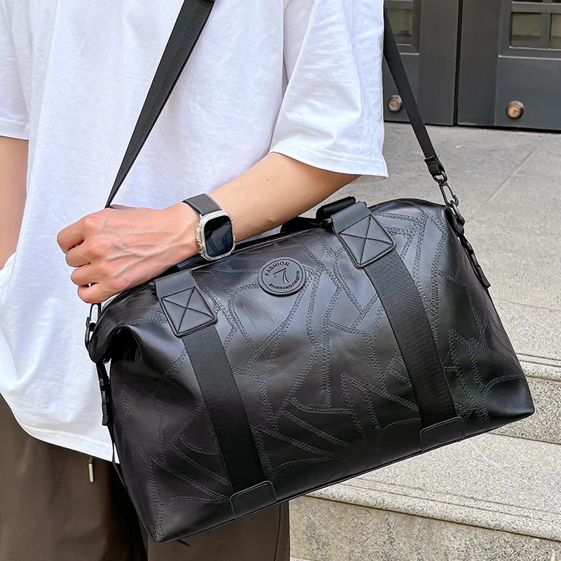 The Neutral Color Bags Are Suitable for Daily Commuting and Traveling They Come in Single-Shoulder and Handbag Styles 251110