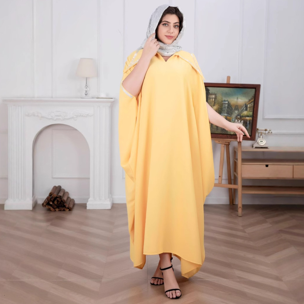 New plus size women's Muslim Dubai party robe with diamond studded bat sleeves dress