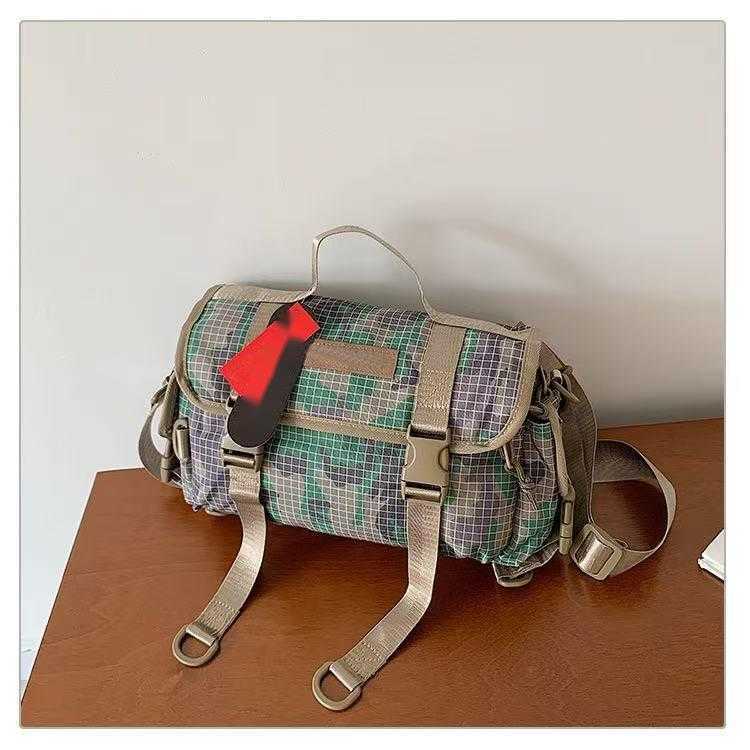 2025--Shoulder bag Handbags Outdoor Messenger Bags Unisex Fanny Pack Crossbody pochette Multiple pockets fashion Messenger bag 4 colors