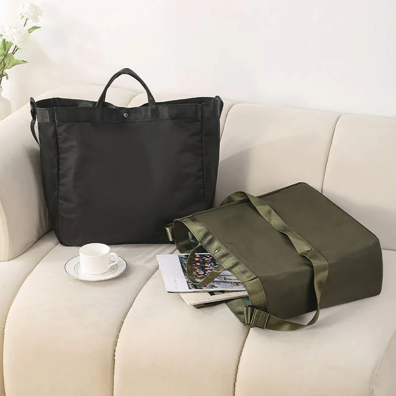 Korean Style Casual Portable Storage Shopping Bag Outdoor Fitness Travel Bag Waterproof Large Capacity Crossbody Storage Bag 251110