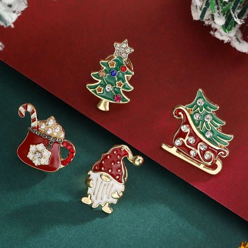 4 Pcs Drip Oil Santa Claus Christmas Tree Sled Car Brooches for Women Men Year Office Party Jewelry Accessories 251103
