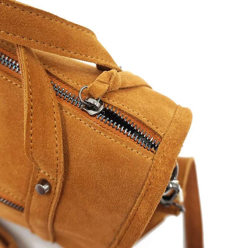 Designer Bag Women Genuine Leather Fringed Big Capacity Overnight Boston Shoulder 2025 Street Fashion Casual Suede Rivet Short Handle Bag