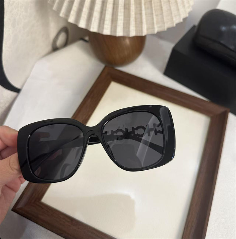 2025 new hot Free shipping designer Sunglasses for women men luxury summer new outdoor sun protection Black white gray coffee color Designer glasses