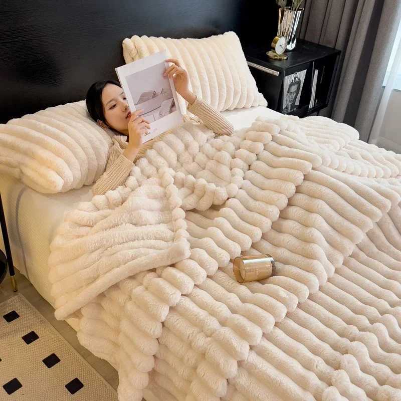 New Artificial Rabbit Plush Autumn Warm Blankets for Beds Soft Coral Fleece Sofa Throw Blanket Comfortable Thicken Bed Sheet C251111