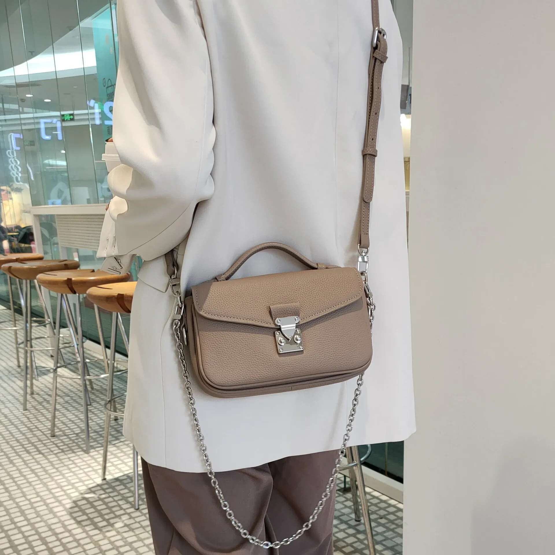 Chain Versatile Fashion Commuter Handbag Single Shoulder Messenger Bag High Grade Leather Top Layer Bags designer handbags women Women