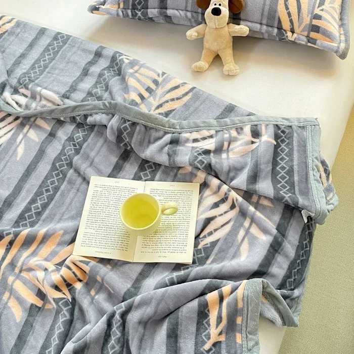 Double sided milk flannel multifunctional printed blanket shawl blanket nap blanket C251111
