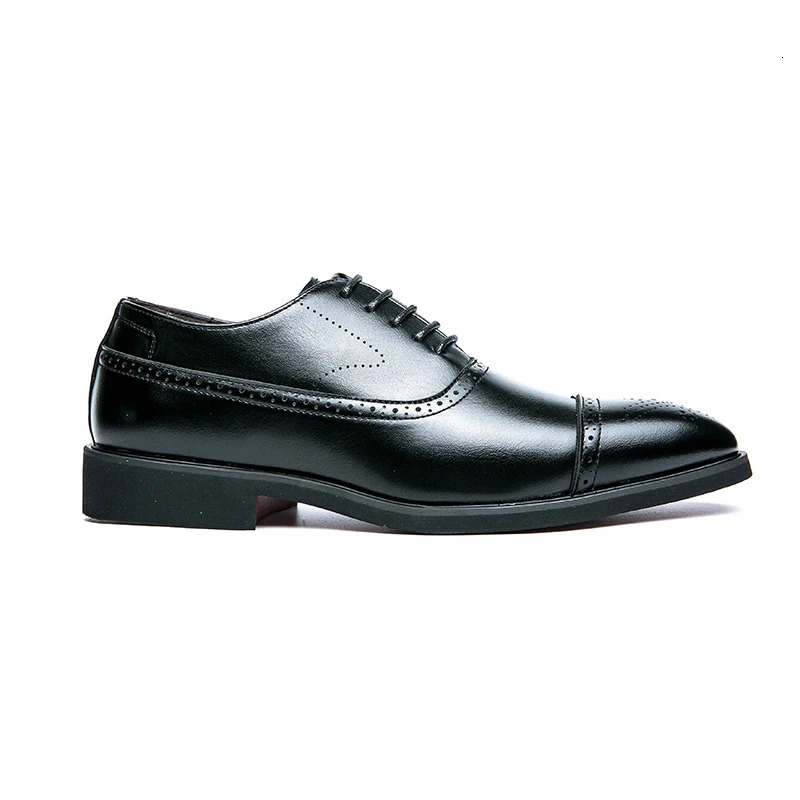 Oxfords Men Shoes Red Sole Fashion Business Casual Party Banquet Daily Retro Carved Laceup Brogue Dress 251111