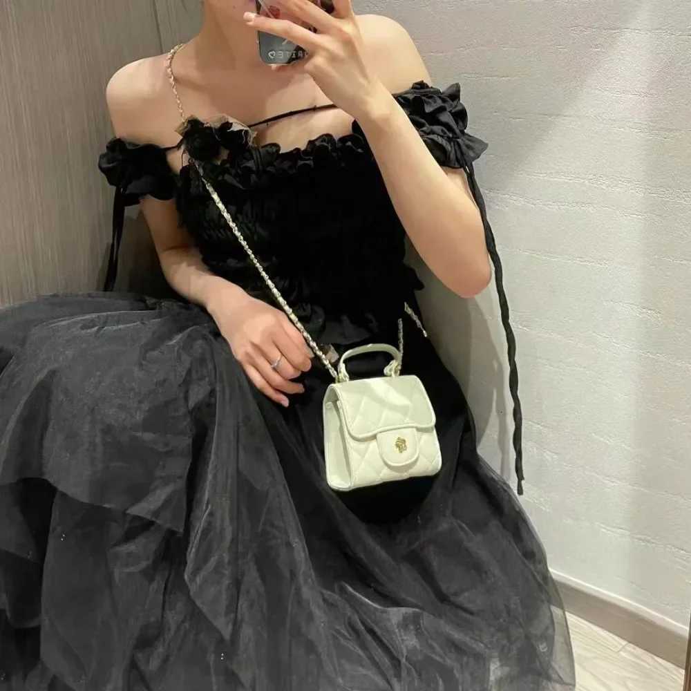 New Fashion Xiaoxiangfeng Mini Small Bag Premium Portable Small Square Bag Womens Niche Rhombus Chain Versatile CrossbodyT251110