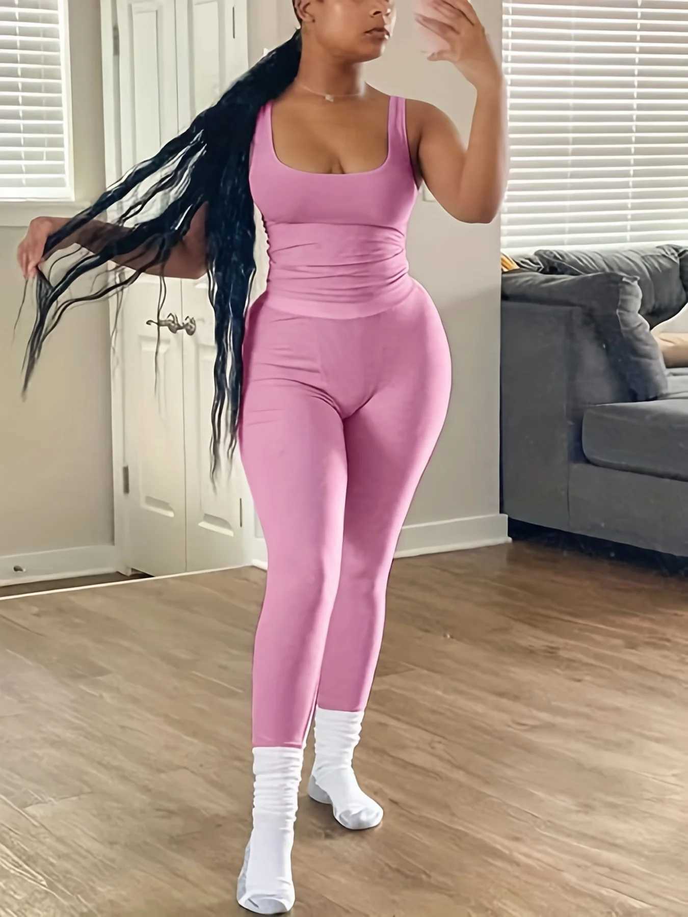 Newly designed womens summer fitness sportswear lounge set yoga solid color vest two-piece set vest top bicycle shorts setW250411