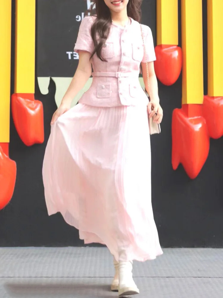 QMQA Fashion Womens Elegant 2 Pcs Set O Neck Short Sleeve Sequins Tweed Belt Coat High Waist Pleated Skirts Sets 1A115 251106