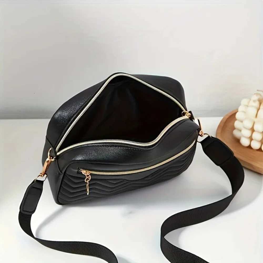 Casual Minimalist Shoulder Square Bag With Mini Hanging Purse Quilted Pattern Crossbody Bag For Women Two piece setT251110