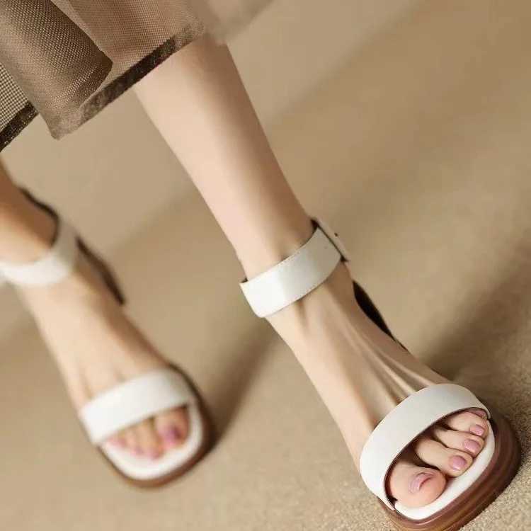 Summer new 2023 square hollow thick sole open sole sandals suitable for all mah comfortable Fi womens shoesXJ250410