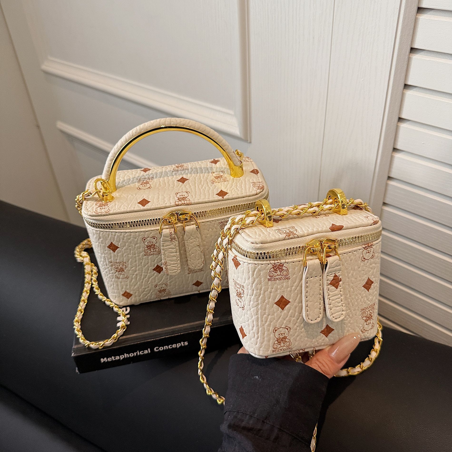 Luxury Brand Designer Bag Printed Liht Luxury Small Square Ba Bas Small Frarance Style Old Flower Box Ba Chain Western Style European And American Sho