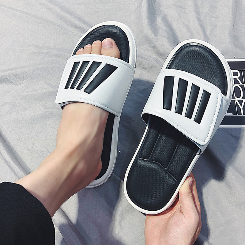 High Quality Hot Sale Men slippers 2025 New Summer Beach sandals Men Fashion Breathable Casual Striped black and white Men Slippers Outdoor plus size 