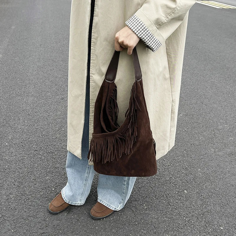 Womens Suede Tassel Bucket Bag Autumn Winter Retro Bohemian Shoulder Bags American Fashion Female Handbags 251110