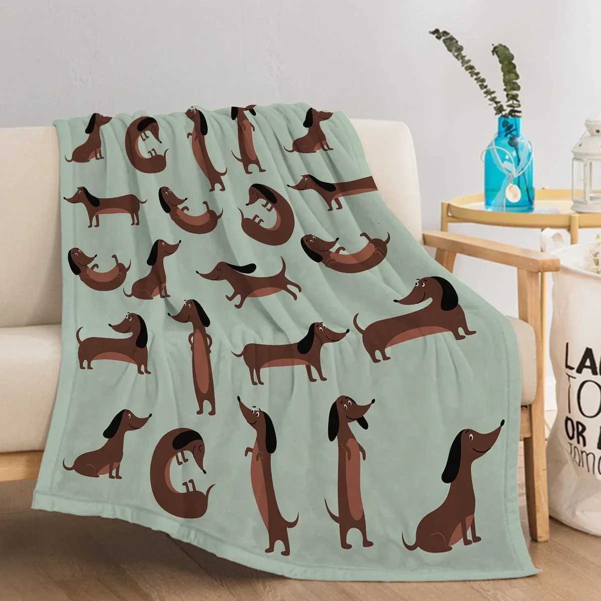 The Dachshund Pose Blanket Printed Throw Blanket Plush Fluffy Flannel Fleece Blanket Soft Throws for Sofa Couch and Bed C251111
