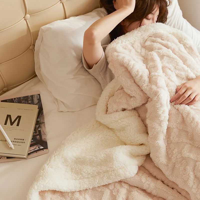 Winter Solid Jacquard Taffeta Blanket Thick Warm Coral Fleece Nap Blanket for Office Living Room Sofa Cover for Single Queen C251111