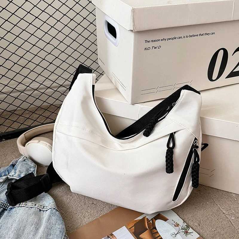New Crossbody Bag Large Capacity Casual Shoulder Bag Versatile Nylon Dumpling Bag for Women Autumn Winter FashionT251110