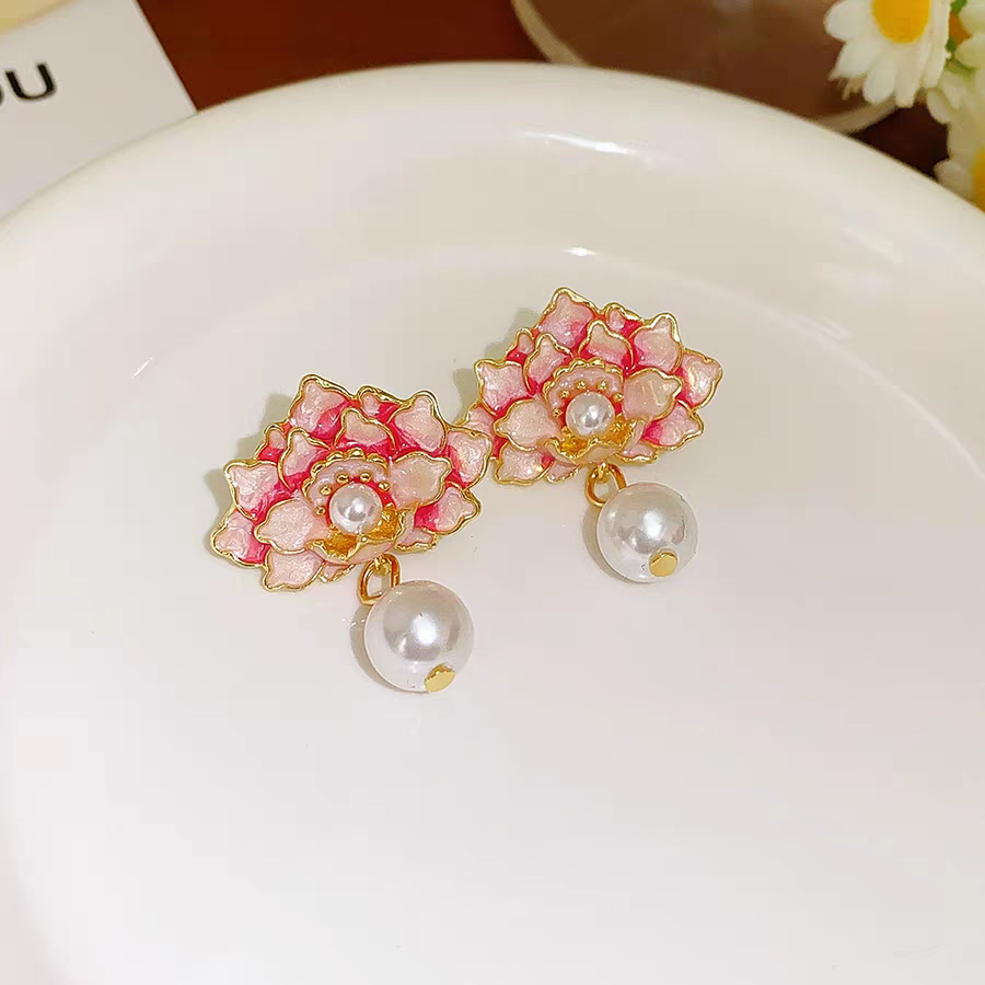 Sophisticated Flower-Inspired Pearl Earrings for Her - Perfect Evening Accent