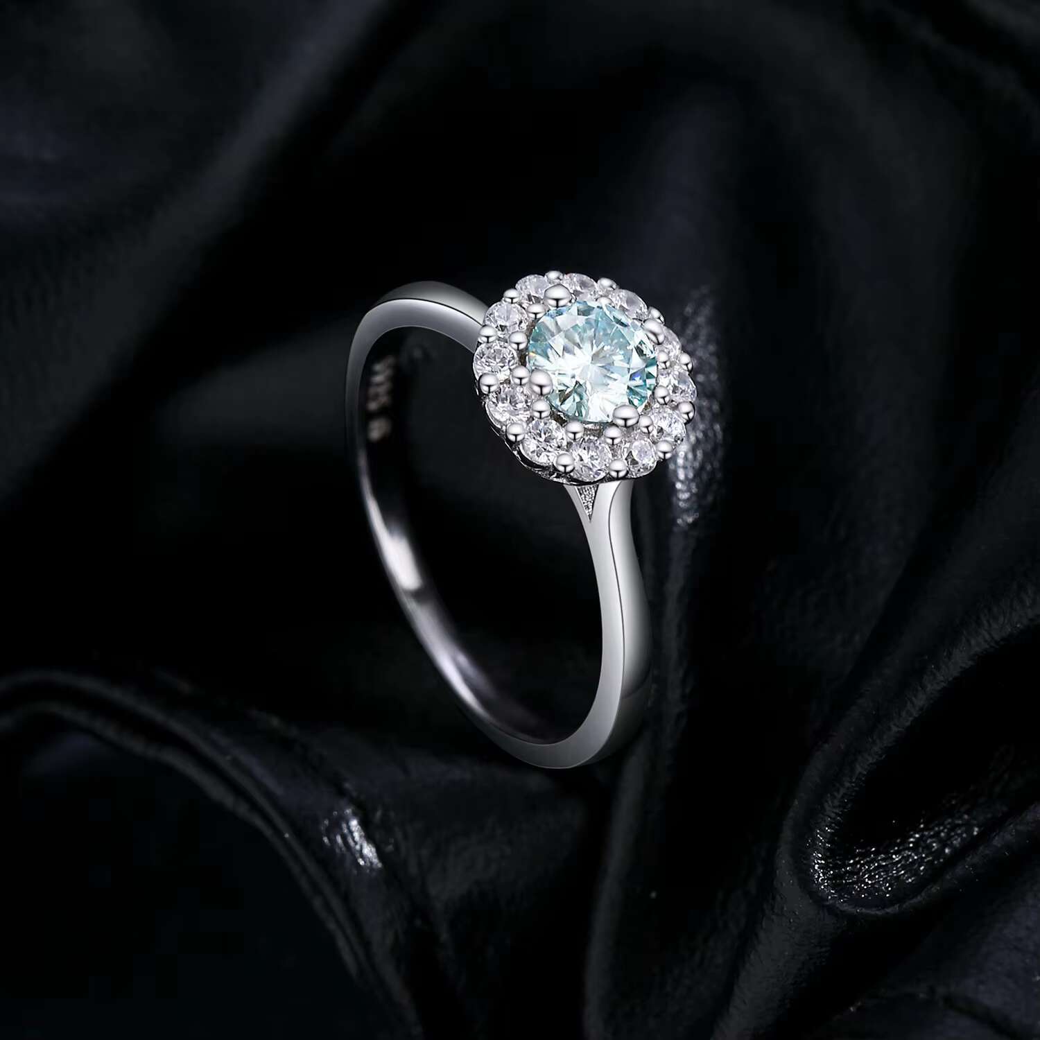 925 Sterling Silver Delicate Elegant Round Teal Moissanite Halo Finger Rings for Women Party Fine Jewelry Accessories