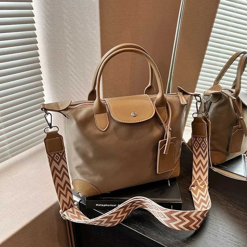 Simplified Tote Shoulder Bag Large Capacity Commuter Bag Womens Handbag Computer Bag Soft Oxford Fabric Polyester LiningT251110