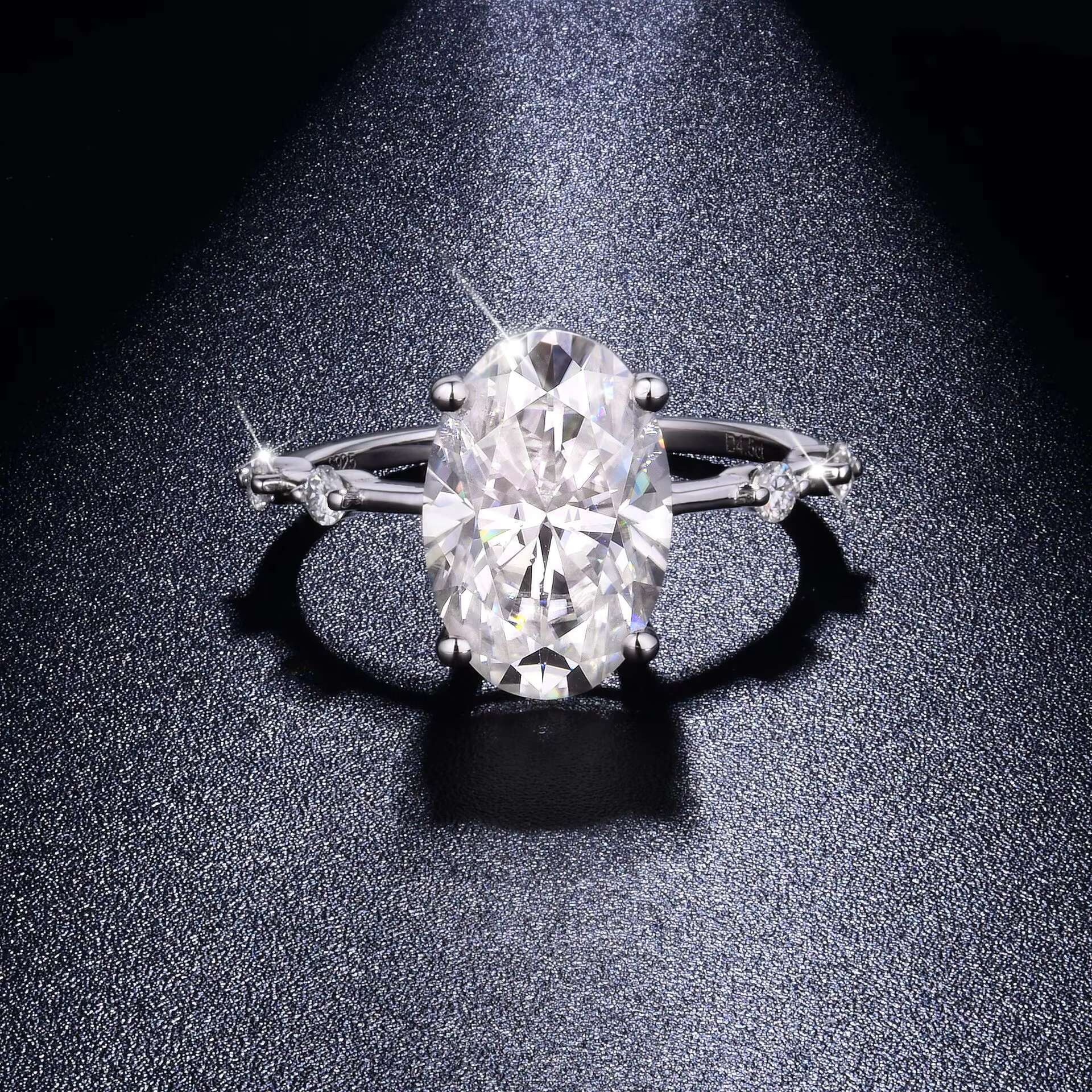Cross-Border Independent Stations Sell Classic Oval 4.5 Karat 8*12mm Mosan Diamond S925 Silver 18K Gold Gemstone Ring for Women