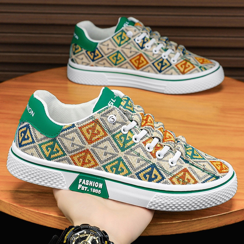 Free shipping Summer 2025 new canvas casual shoes trend all match breathable men round head low flat men's board shoes large size 39-46