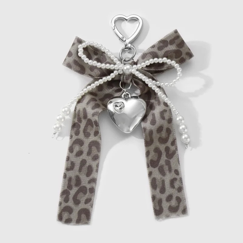 Y2K Sweet Leopard Beads Ribbon Love Bow Keychain Imitation Pearl Key Ring Student Womens Charms Bag Backpack Pants Decoration 251110