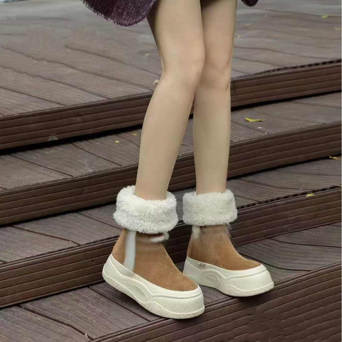 Designer's new autumn and winter leather women's shoes with thick sole and plush lining, casual and versatile plush boots, fashionable and t