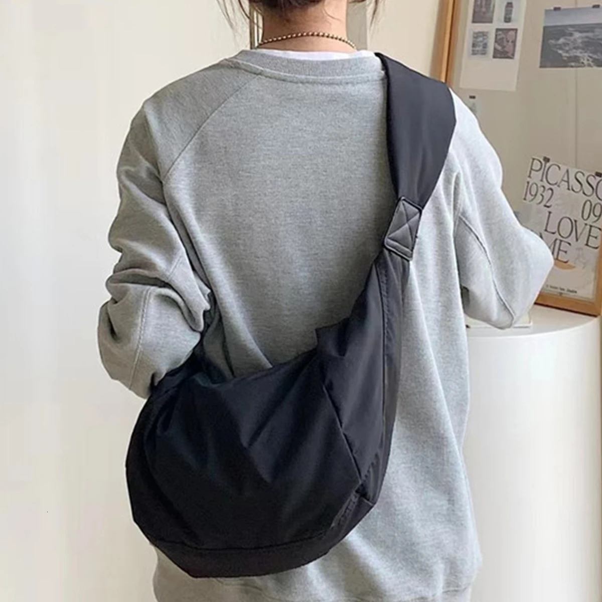 Fashionable casual large capacity nylon ladies shoulder bag Korean style tramp youth crossbody bagzmt 251110