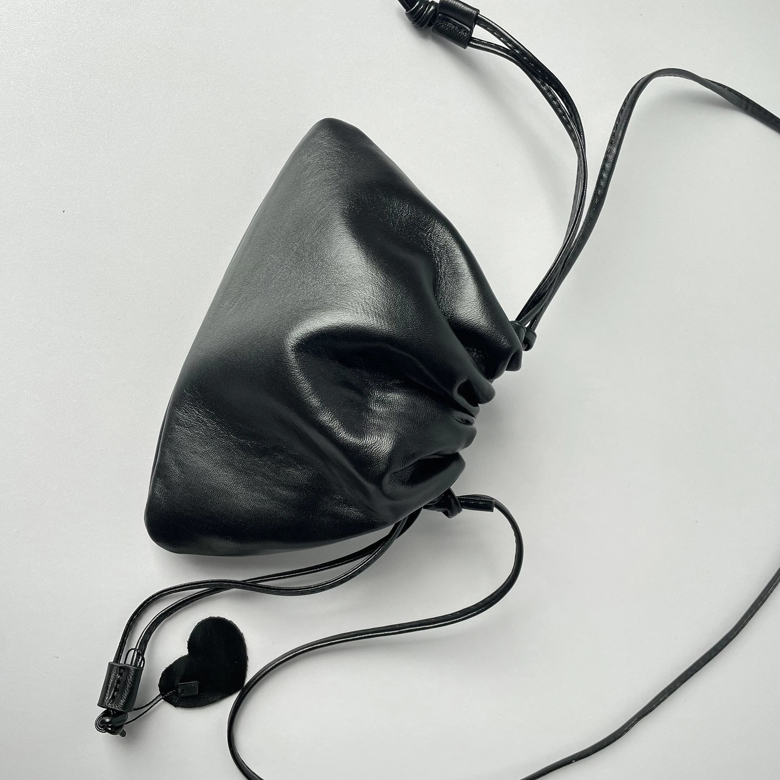 Sheepskin drawstring cloud bag 2025 summer soft genuine leather handbag shoulder bag fashionable women crossbody bag 251106