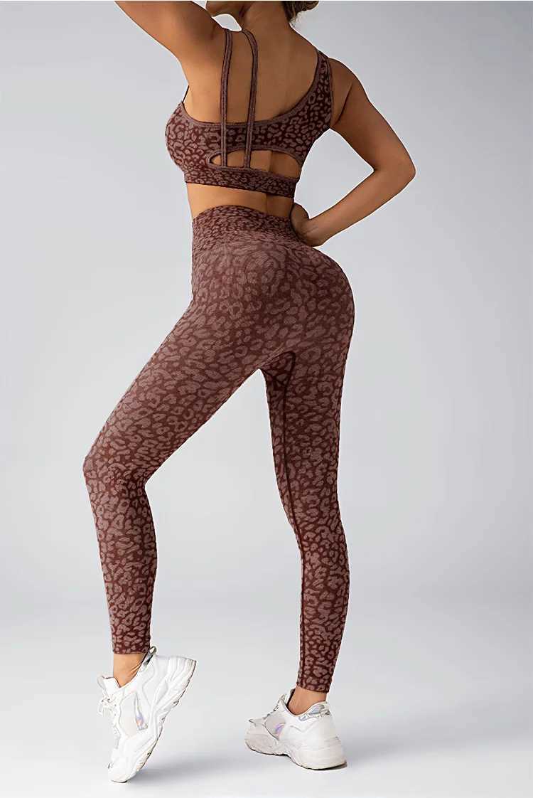 The female leopard print high waisted yoga set is an ideal choice for fitness enthusiasts and daily wearW250411
