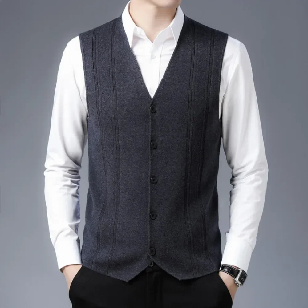 Mens business casual Pullover Wear warm sleeved nonwoven vest mens knitted top 250411Z