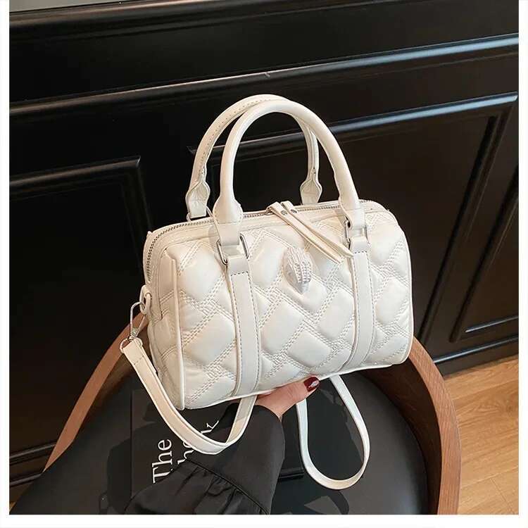 2025 New Spring/Summer French Quilted Chain Designer Women's Handbag Shoulder Horizontal Three way Convertible Bag Strap Detachable Wide Shoulder