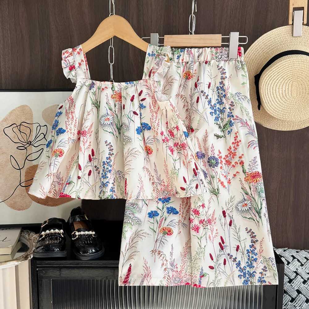 Korean printed childrens set summer girls sleeveless T-shirt+pleated shorts+wide leg pants casual 3pcs setXJ250410