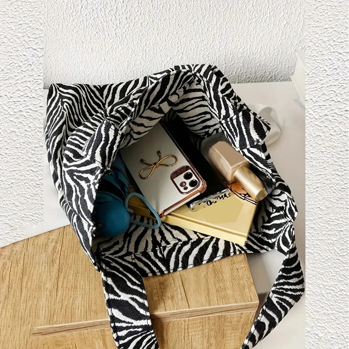 Fashion leopard canvas bag large capacity portable simple shoulder crossbody a pack 251110