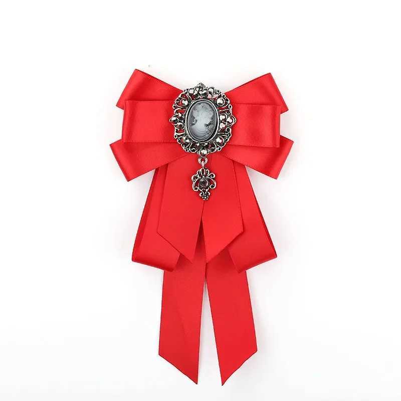 Luxury Retro Handmade Fabric Bow Brooch Ribbon Rhinestone Bowknot Necktie Lapel Pins Men Suit Shirt Collar Wedding Party Jewelry Gifts Y251111