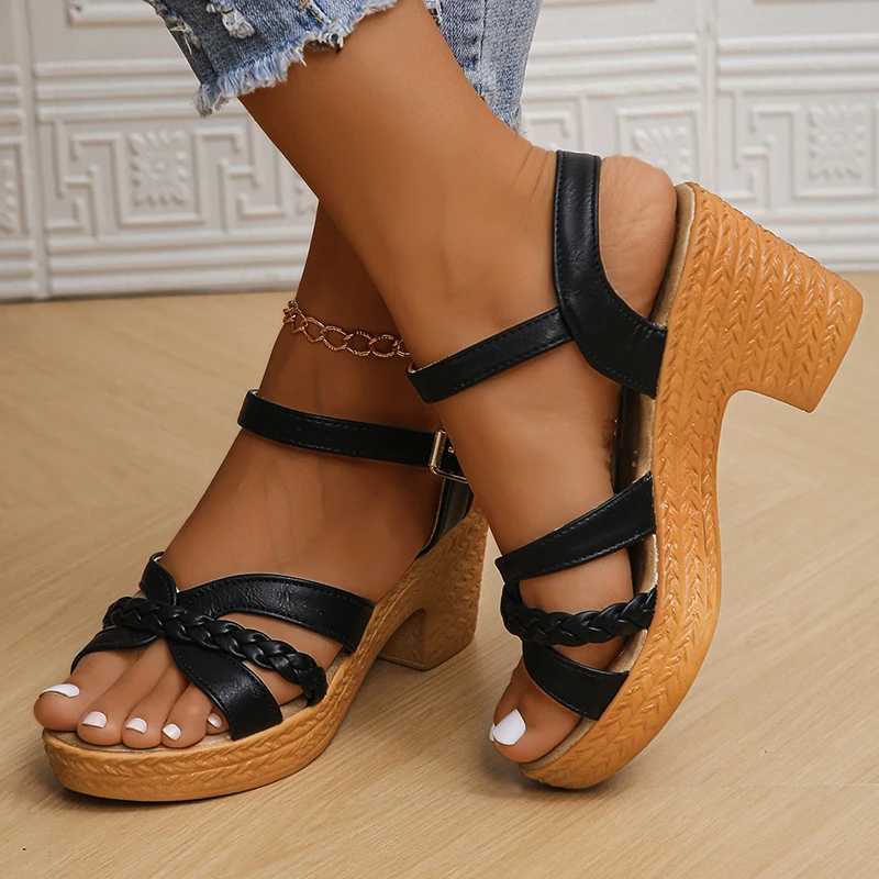 Womens woven high-heeled sandals 2024 summer short and chubby platform gladiator sandals womens shoulder strap casual beach shoesXJ250410