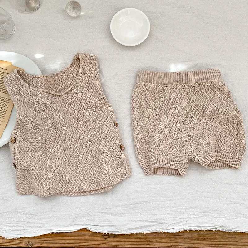 Baby striped knitted clothing set childrens fashionable baby girl boy knitted clothing set vest+short sleeved 2PCS short sleeved setXJ250410