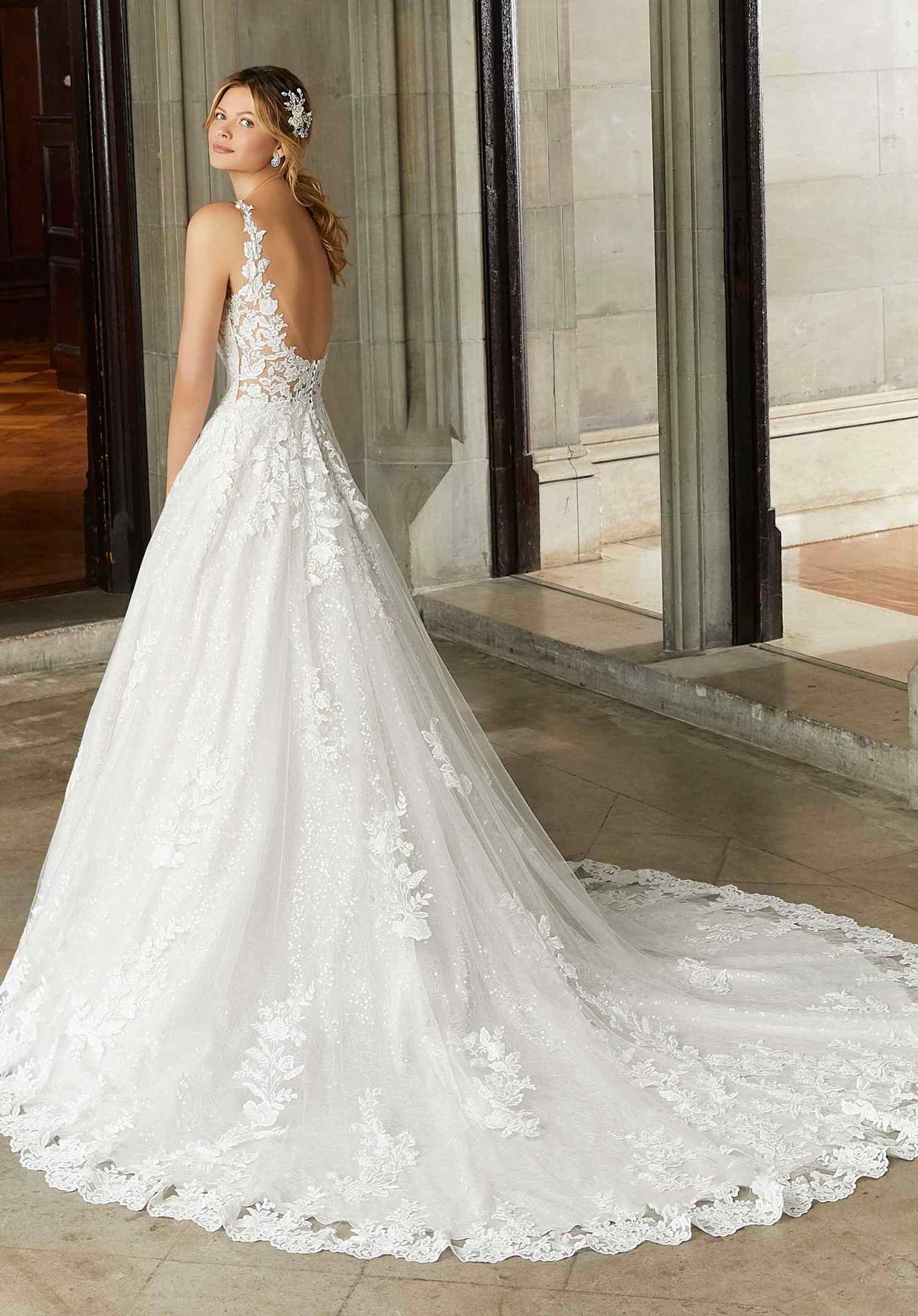 Elegant Wedding Dresses Ball Gown Sexy Bridal Gowns Sleeveless 3D-Flower Lace Royal Tail Plus Size vestidos de fiesta Customized Plus Size H25660.