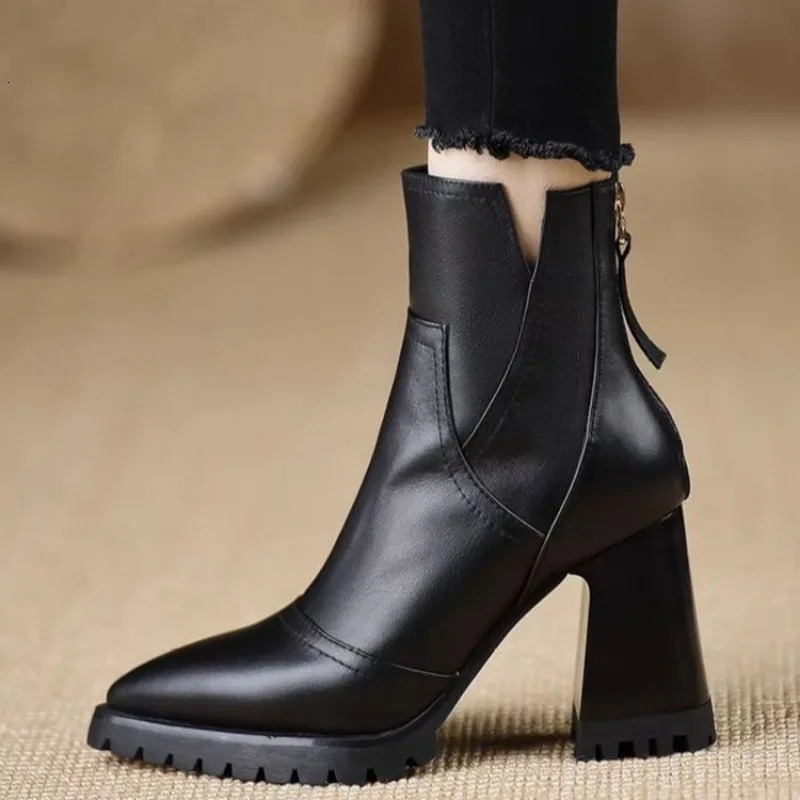 Women Temperament Fashion Boots 35-39 Small Size Pointed Toe Back Zipper Thick with Short Boots Commuting Thick Bottom Shoes 251110