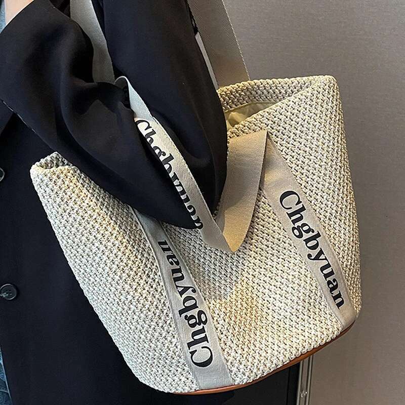 Popular Grass Handmade Woven Beach Bag Retro Countryside Style Handbag Portable Large Capacity Casual Tote
