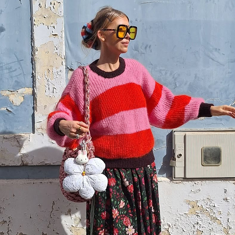 Women's color-block striped top, round-neck long-sleeved sweater, popular casual streetwear, pullover for women, off-the-shoulder top---TVL076