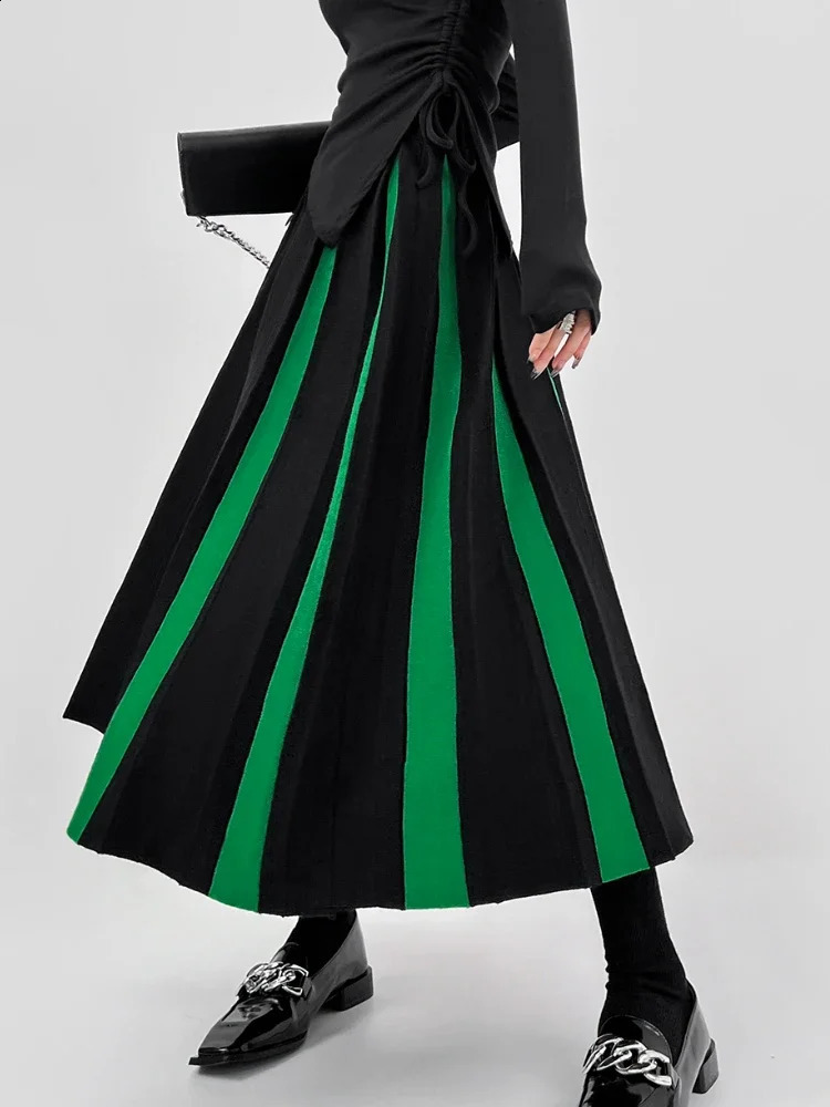 Elegant Womens Skiing Fashion 2024 Long Winter Knitted ALine Black and White High Waist Ultra Thin 250407