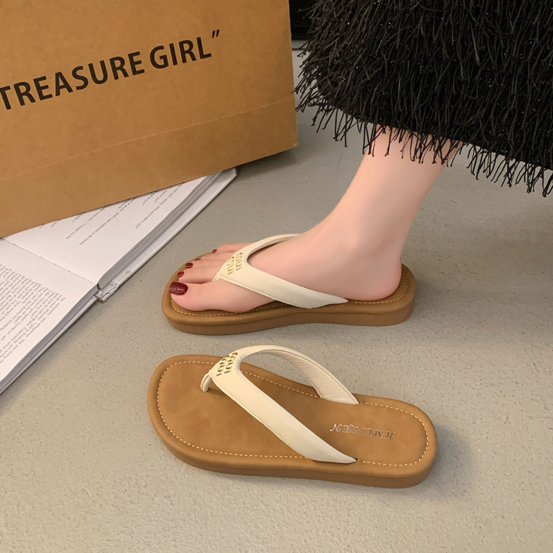 designer shoes 2025 Women's summer slippers for outdoor wear summer style Korean version all-match flip-flops with toe grip flat sole beach niche