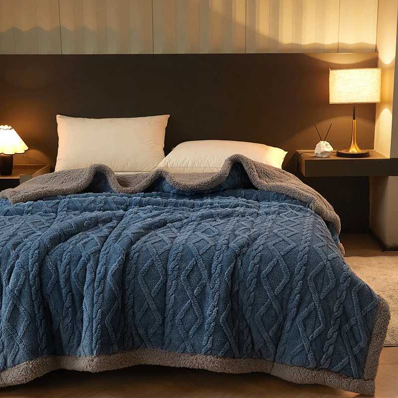 New Tafu velvet thickened winter blanket student dormitory blanket nap office milk velvet lamb velvet blanket C251111