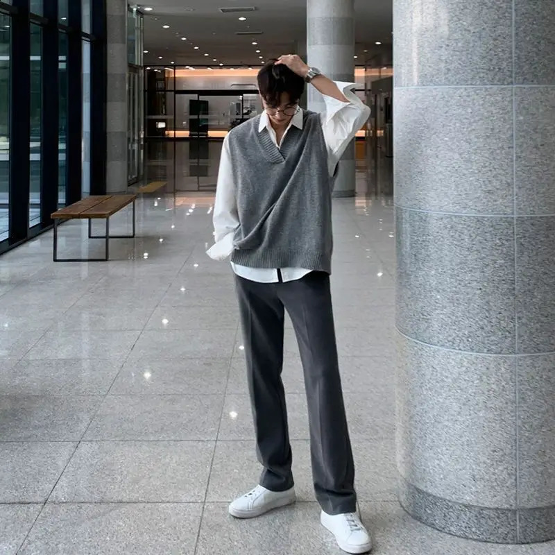 Korean fashion winter Vneck mens sweater vest sleeveless trend personalized loose casual college retro knitted A47 250411Z