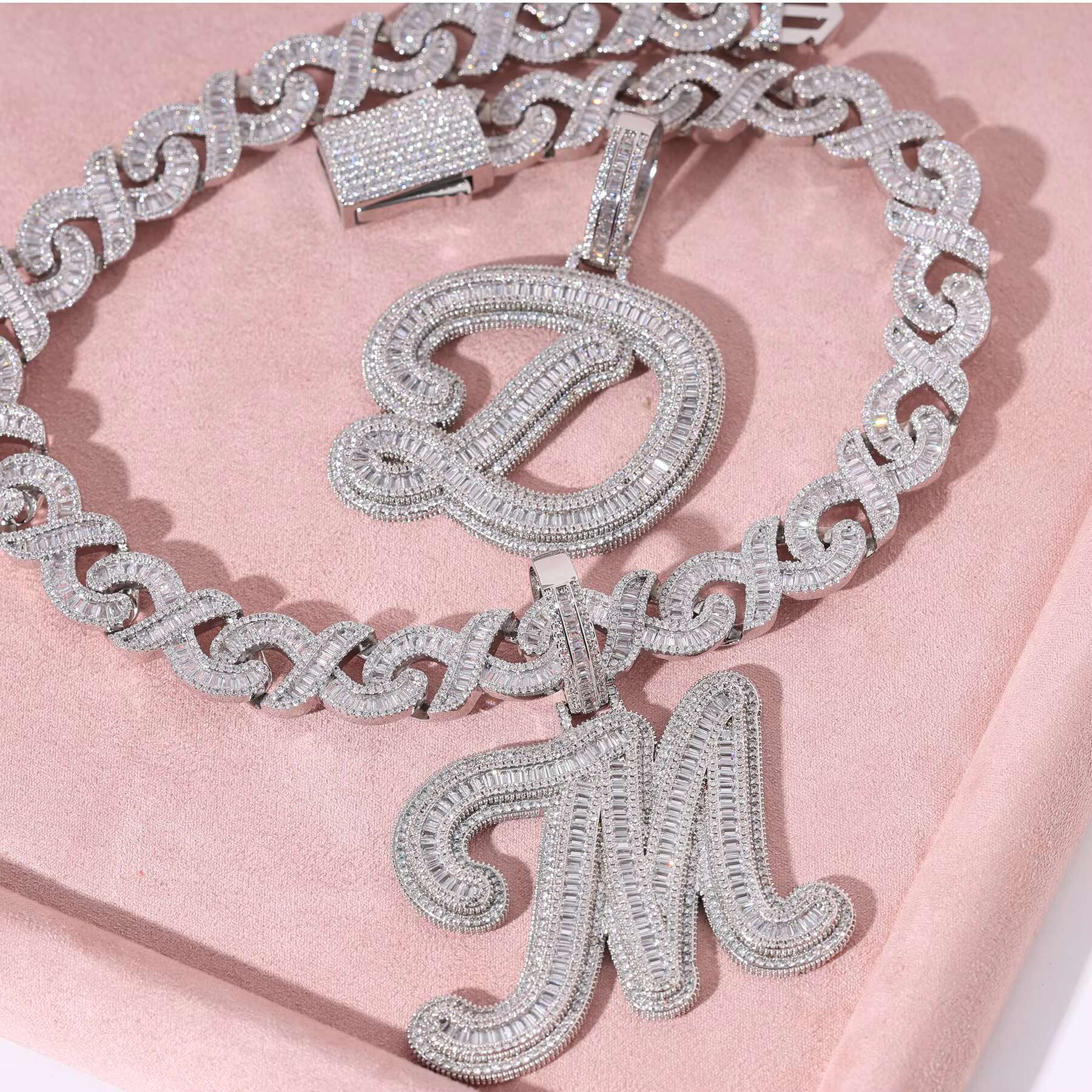 High Quality Single A-Z Letter Pendant with 5A Zircon Diamond Personality Creative Big Capital Baguette Pendant Necklace Jewelry