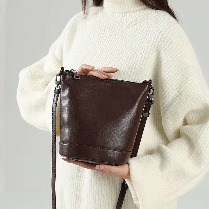 Top Layer Vegetable Tanned Cowhide Small Bucket For Women's Winter New Retro Genuine Leather Single Shoulder Crossbody Bag